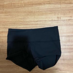 Lululemon spandex booty shorts